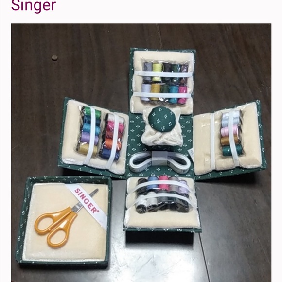 Elegant Singer Green Patterned sewing kit in Storage Box - Picture 2 of 2